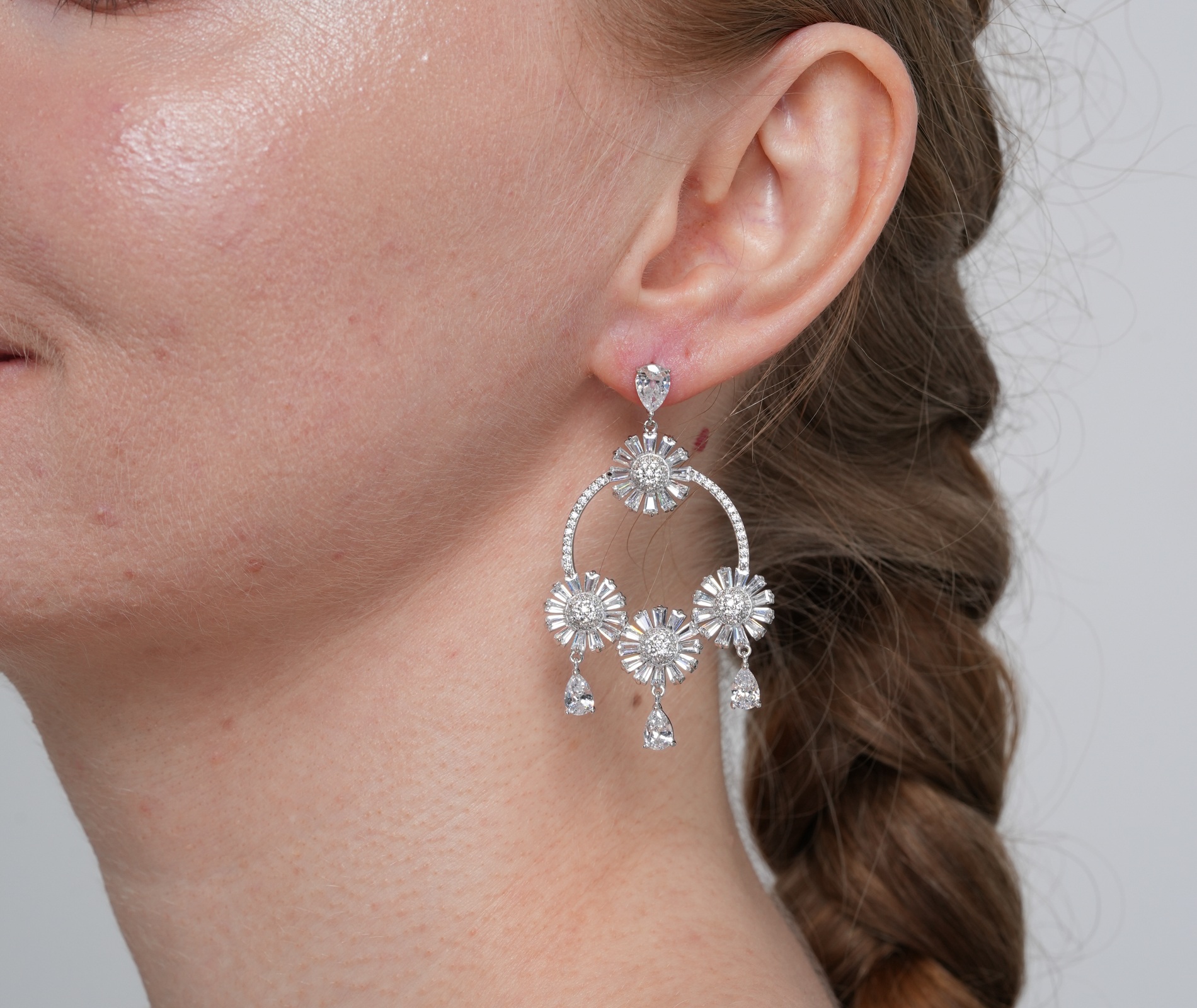 Shining Star Jewelry Women's Iced Out Zircon Dazzling Sunflower Dangle Earrings Shining Star Jewelry Women's Iced Out Zircon Dazzling Sunflower Dangle Earrings