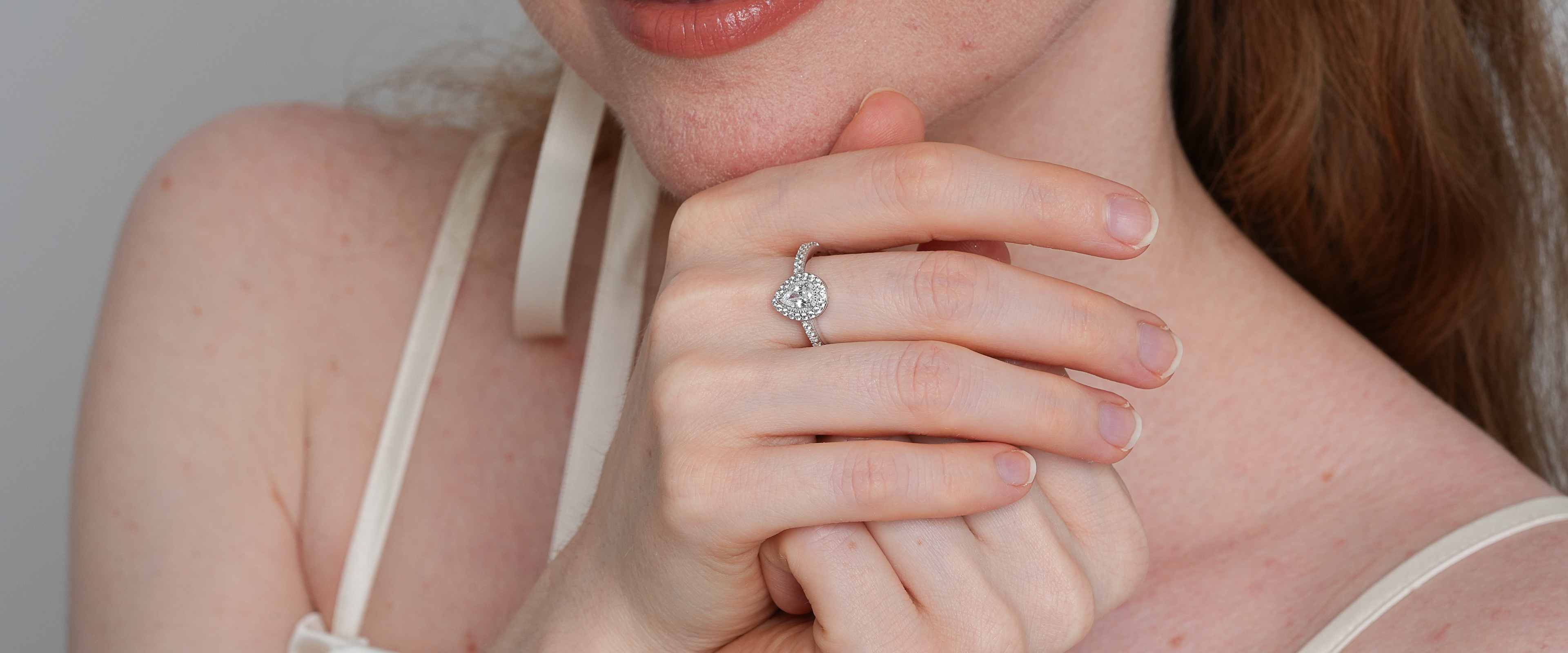 Shining Star Jewelry 0.5ct VVS Moissanite Pear Cut Women's Wedding Halo Ring Shining Star Jewelry 0.5ct VVS Moissanite Pear Cut Women's Wedding Halo Ring