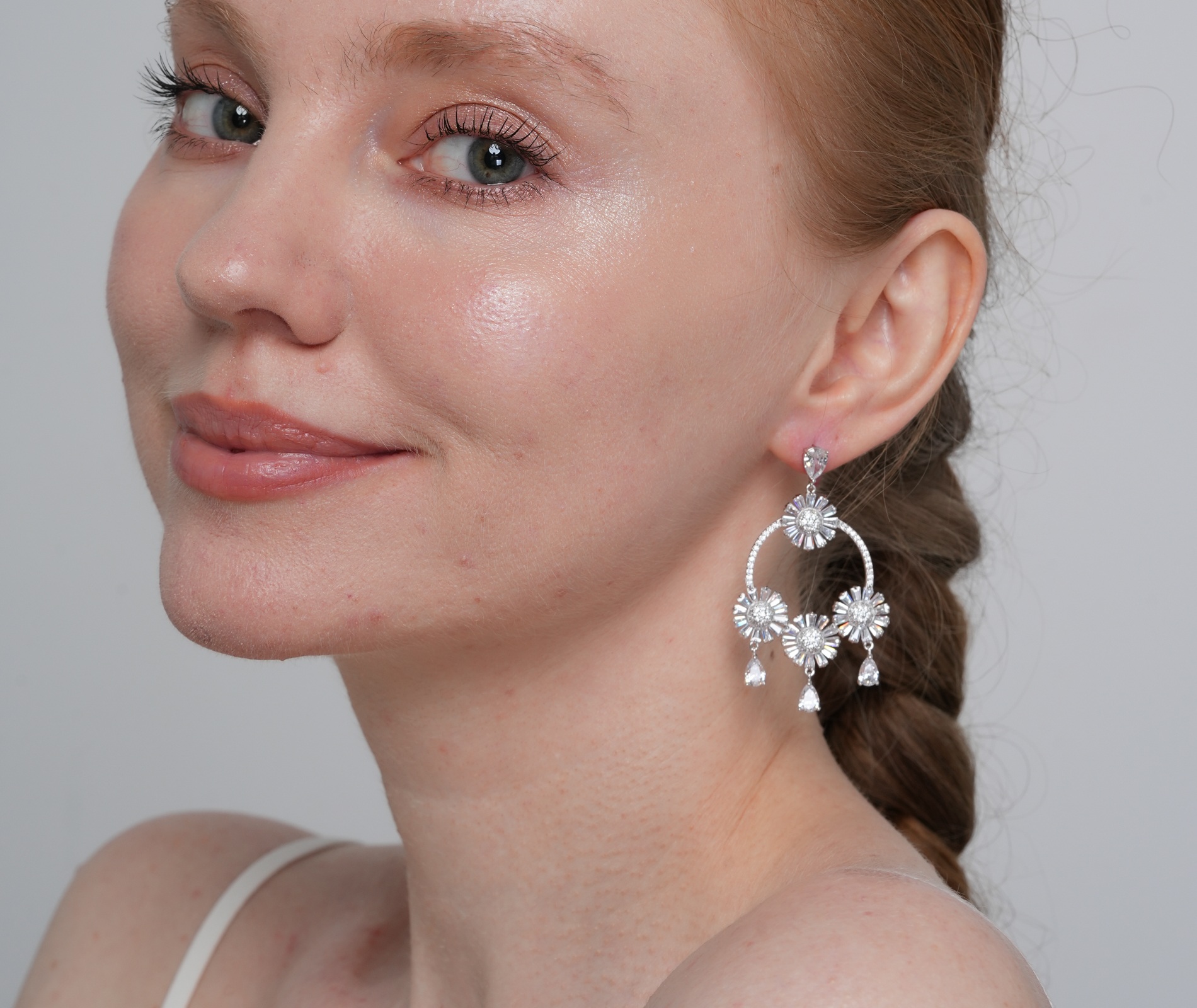 Shining Star Jewelry Women's Iced Out Zircon Dazzling Sunflower Dangle Earrings Shining Star Jewelry Women's Iced Out Zircon Dazzling Sunflower Dangle Earrings