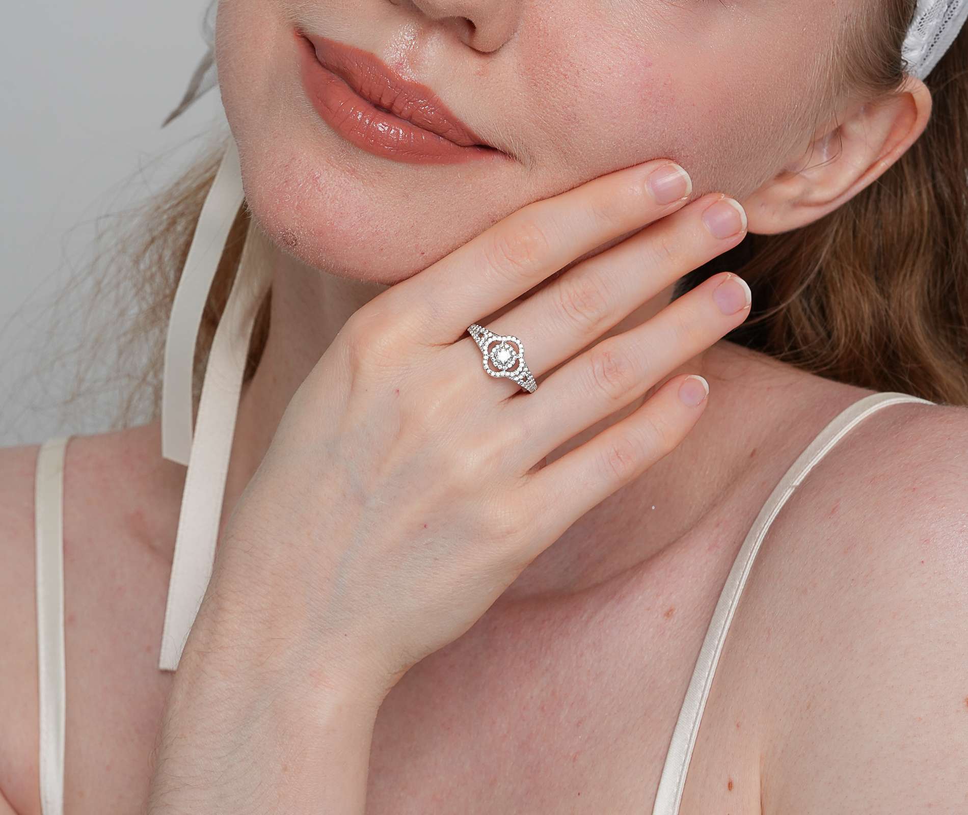 Shining Star Jewelry Women Iced Out Moissanite Luxury Four Leaf Clover Halo Ring Shining Star Jewelry Women Iced Out Moissanite Luxury Four Leaf Clover Halo Ring