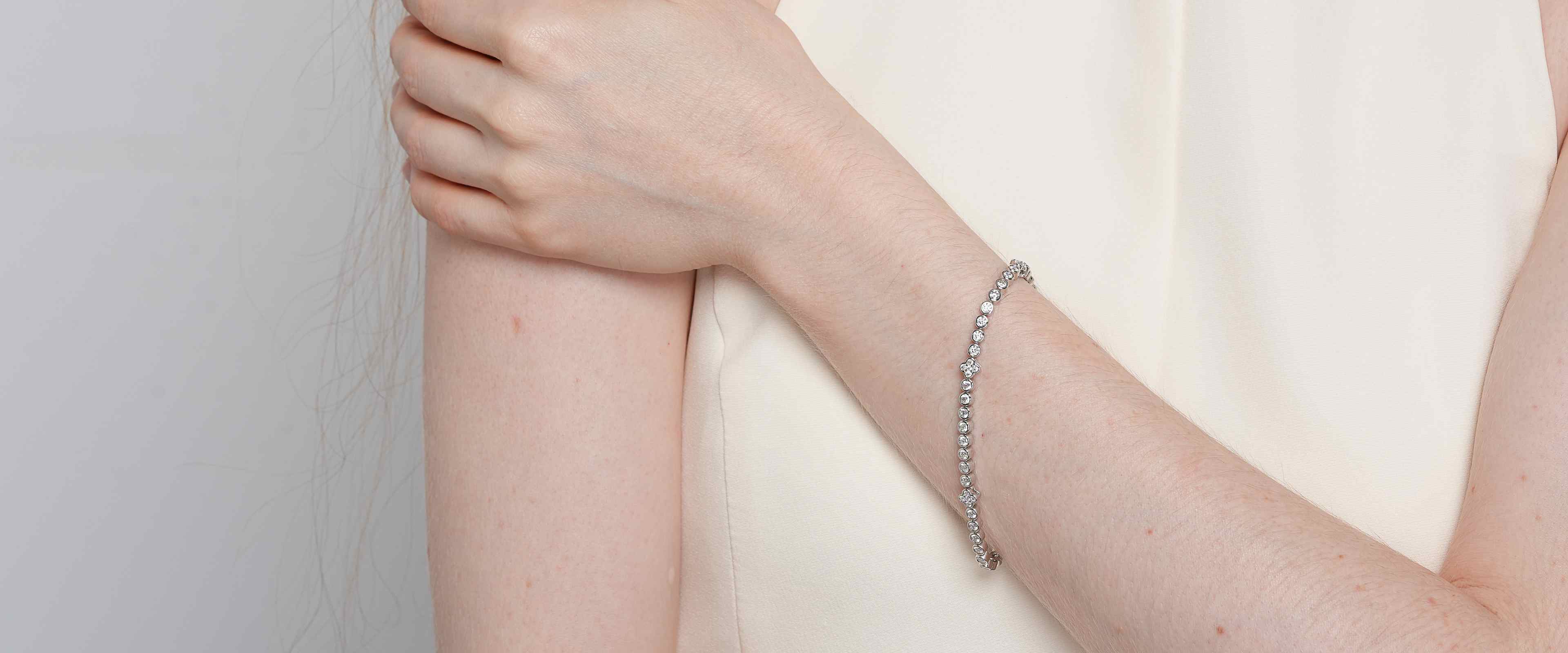 Shining Star Jewelry Moissanite Bezel Setting Colored Four Leaf Clover Bracelet