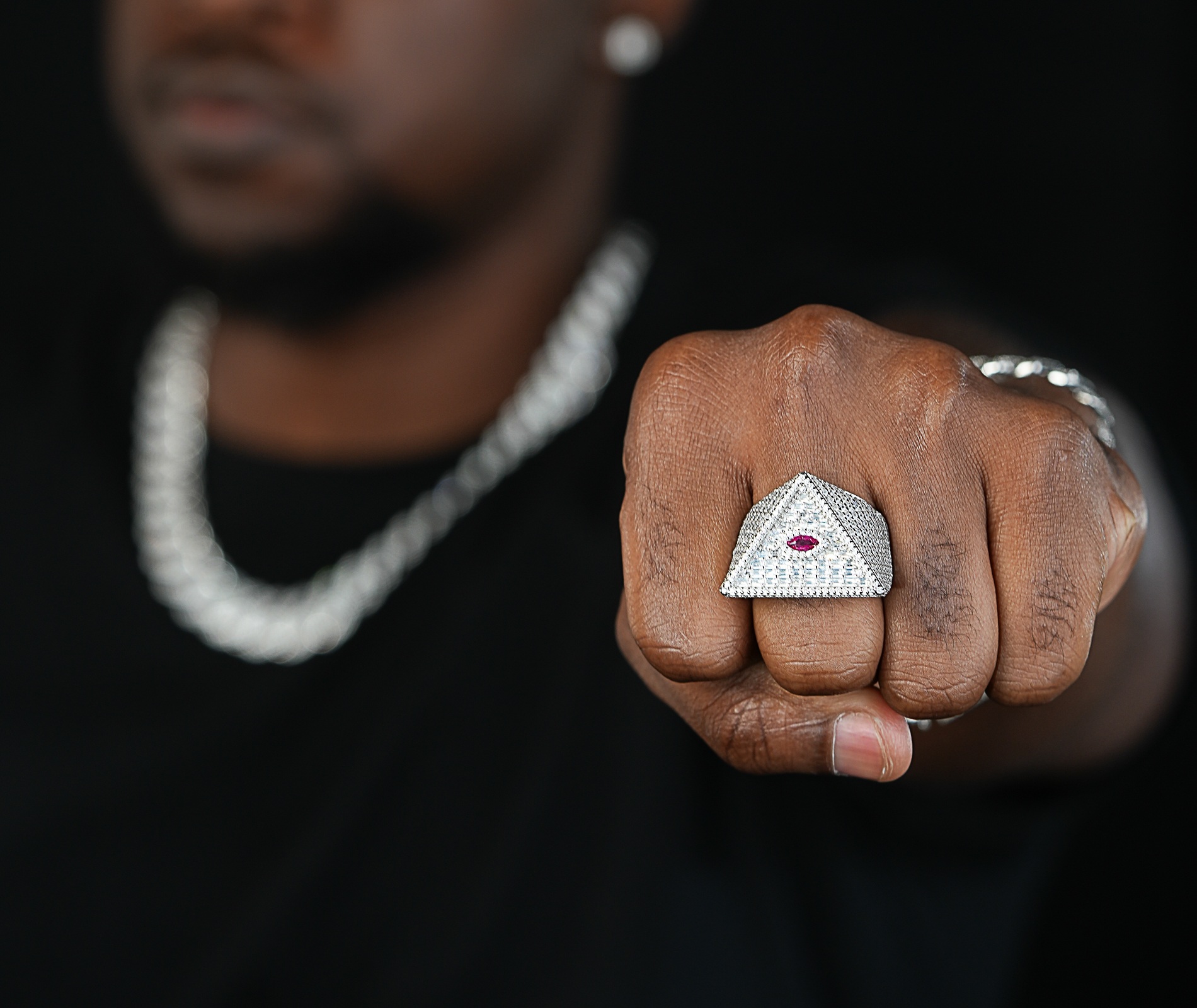 Shining Star Jewelry Hiphop Men Charm Evil Pyramid Eyes Iced Out Moissanite Ring