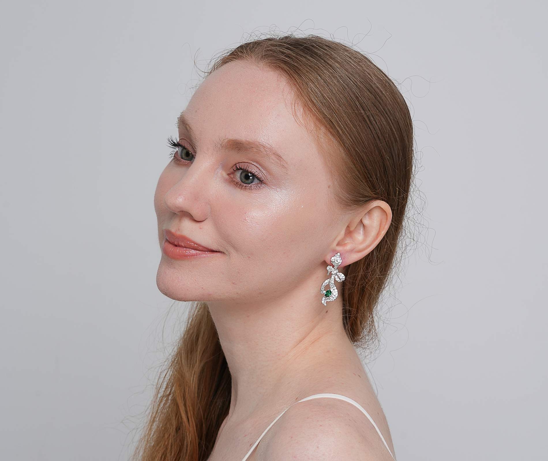 Shining Star Jewelry Classic Vintage Green Gemstone Iced Out Bow Earrings Women