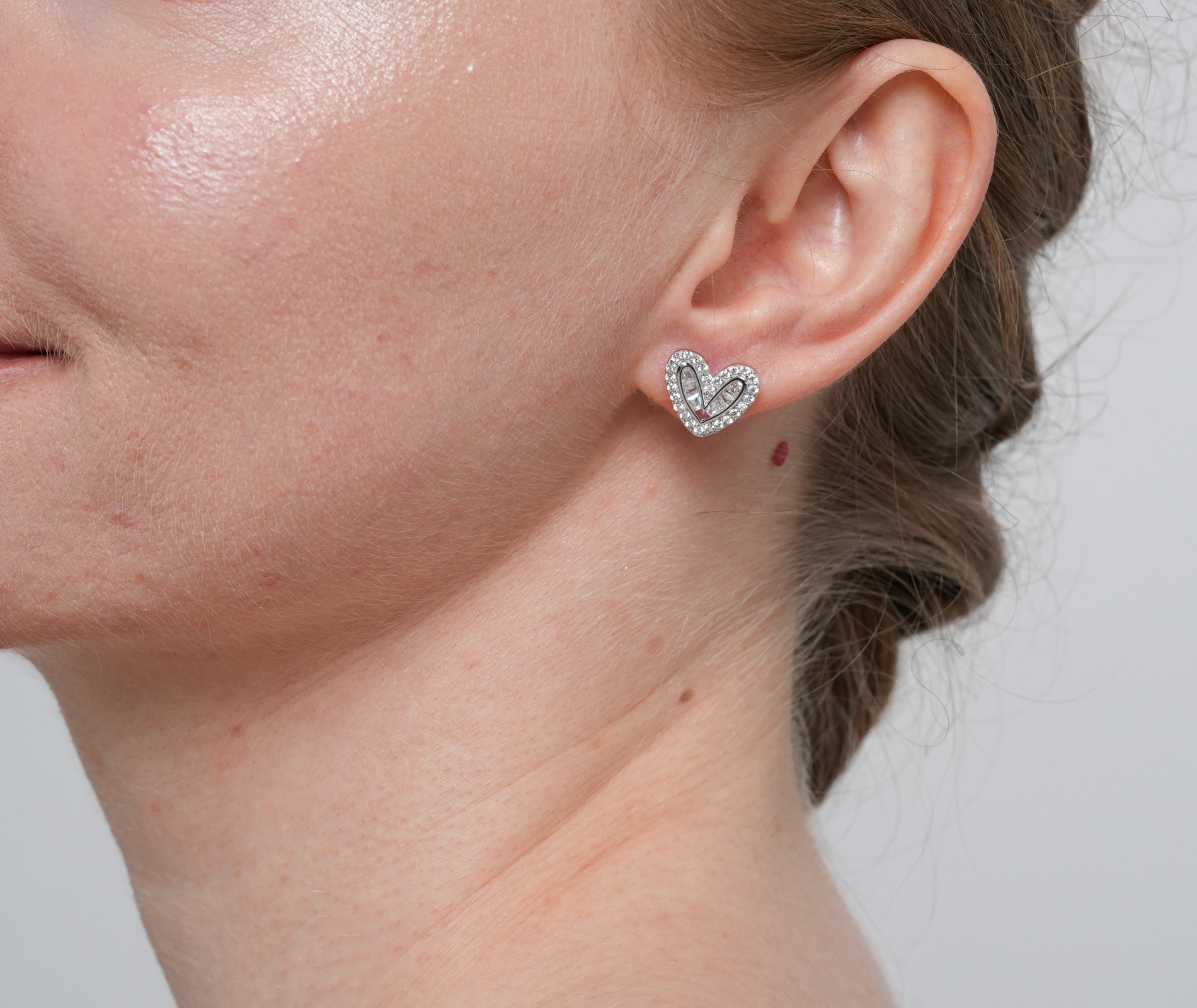 Shining Star Jewelry Simple Daily Style Girl's Silver Heart Shape Stud Earrings Shining Star Jewelry Simple Daily Style Girl's Silver Heart Shape Stud Earrings