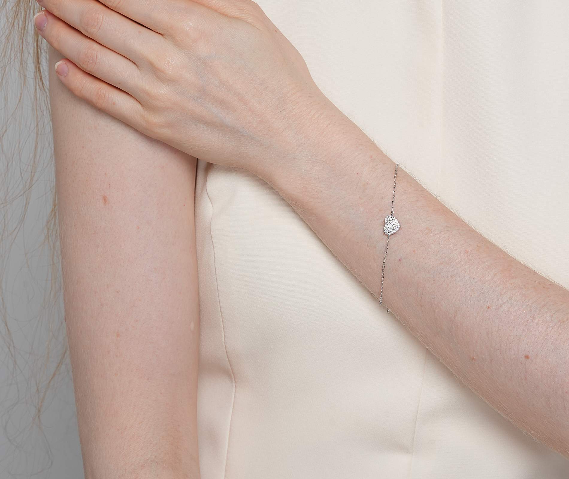 Shining Star Jewelry Adjustable Iced Out Solid Heart Shaped Fine Bracelet Women