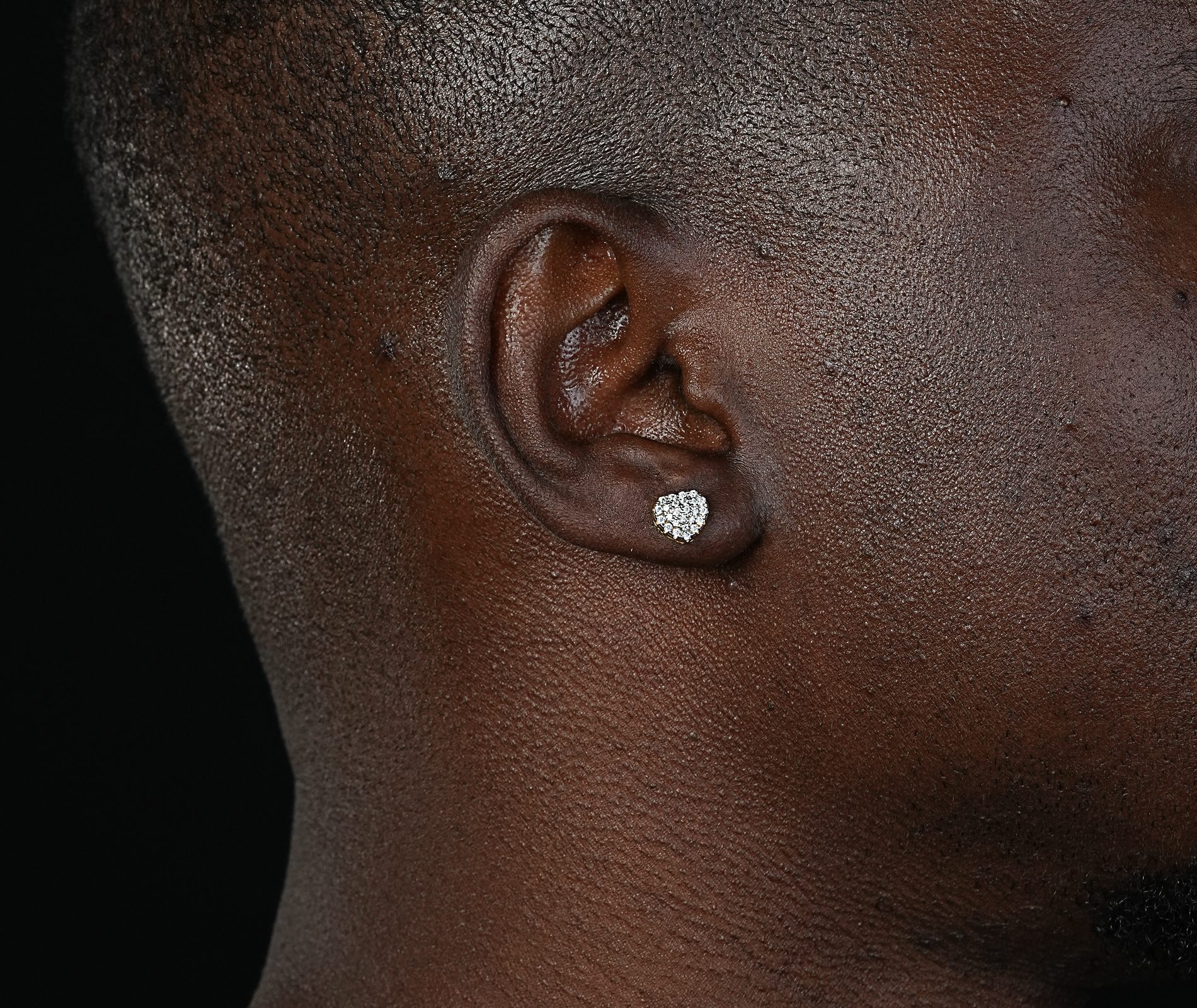 Shining Star Jewelry Fashionable Cubic Zirconia Silver Mens Heart Stud Earrings