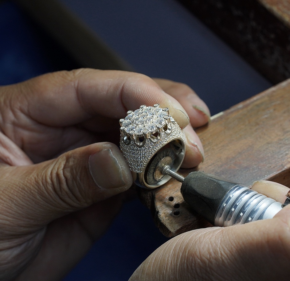 Custom Hip Hop Jewelry Manufacturer & Wholesaler