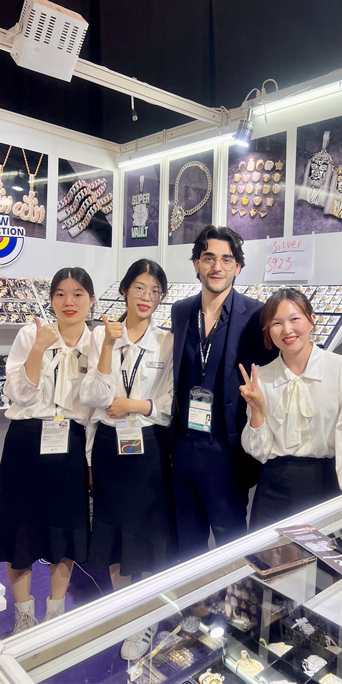 Custom Hip Hop Jewelry Manufacturer & Wholesaler