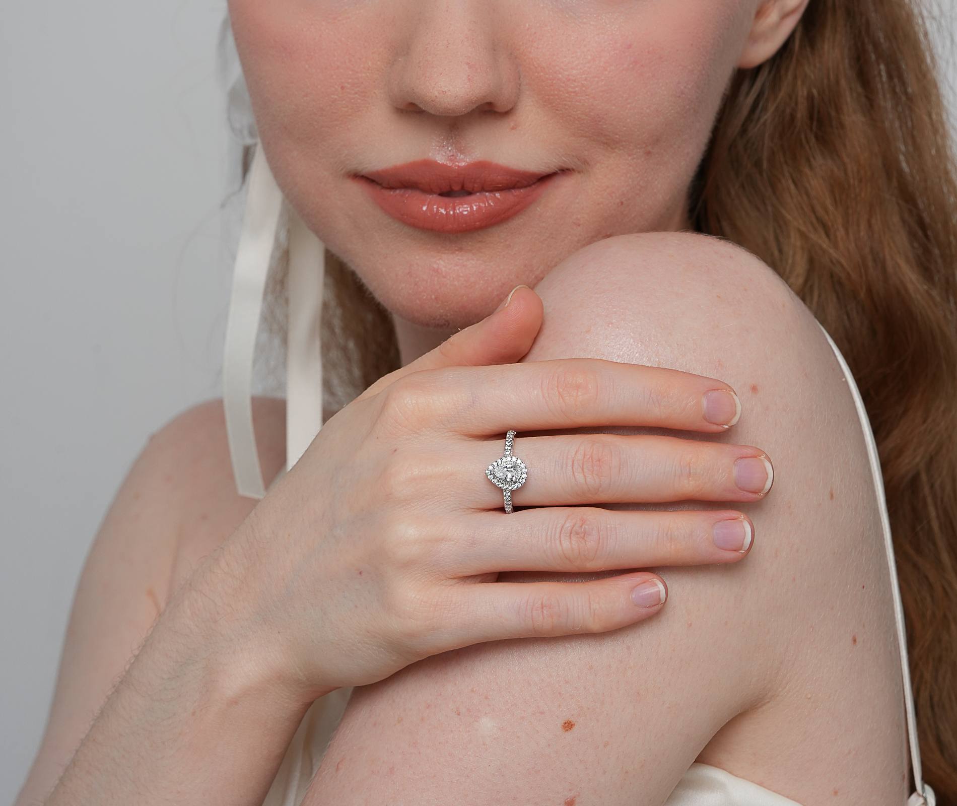 Shining Star Jewelry 0.5ct VVS Moissanite Pear Cut Women's Wedding Halo Ring Shining Star Jewelry 0.5ct VVS Moissanite Pear Cut Women's Wedding Halo Ring