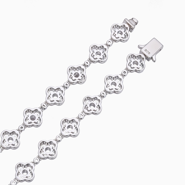 Shining Star Jewelry Elegant Moissanite Round Cut Halo Four Leaf Clover Necklace