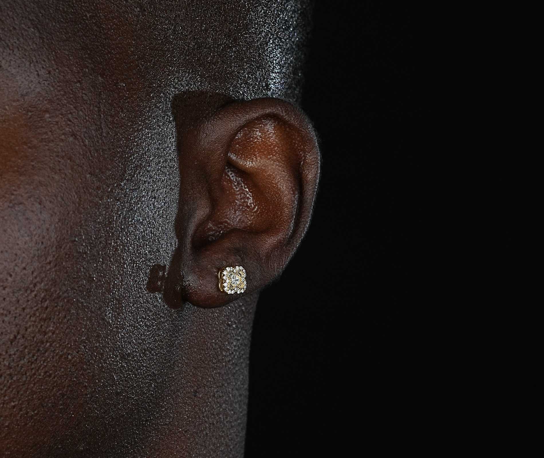 Shining Star Jewelry Fashionable Hiphop Men Lucky Four Leaf Clover Stud Earrings