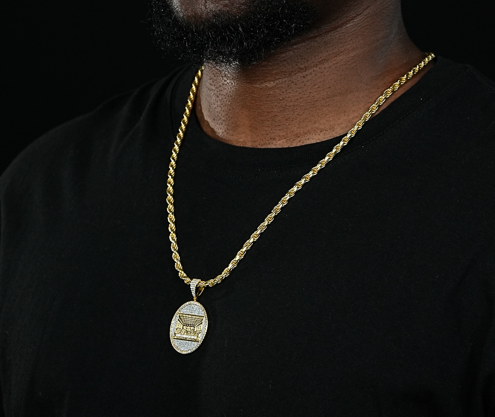 Shining Star Jewelry 18K Gold Round Pendants Christian Religious Jewelry