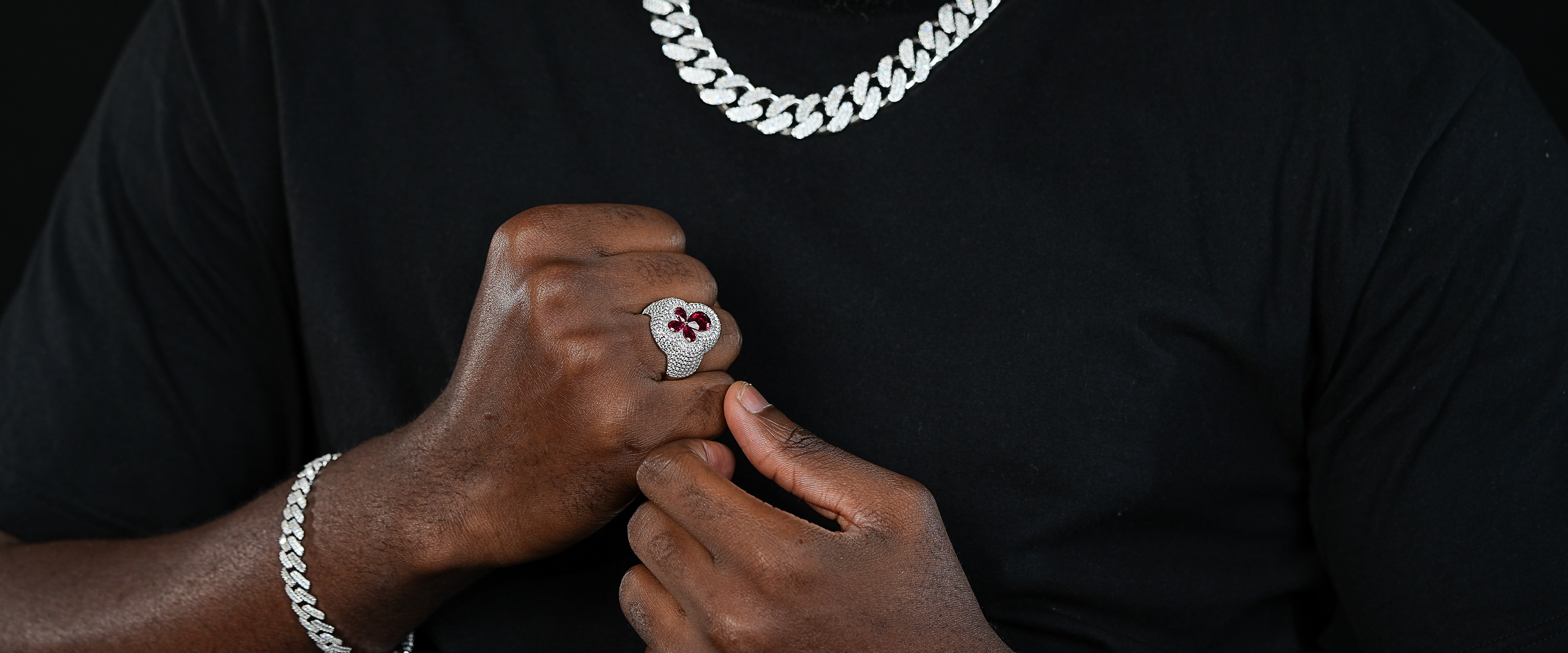Shining Star Jewelry Ruby Inlaid VVS Moissanite Iced Out Four Leaf Clover Ring