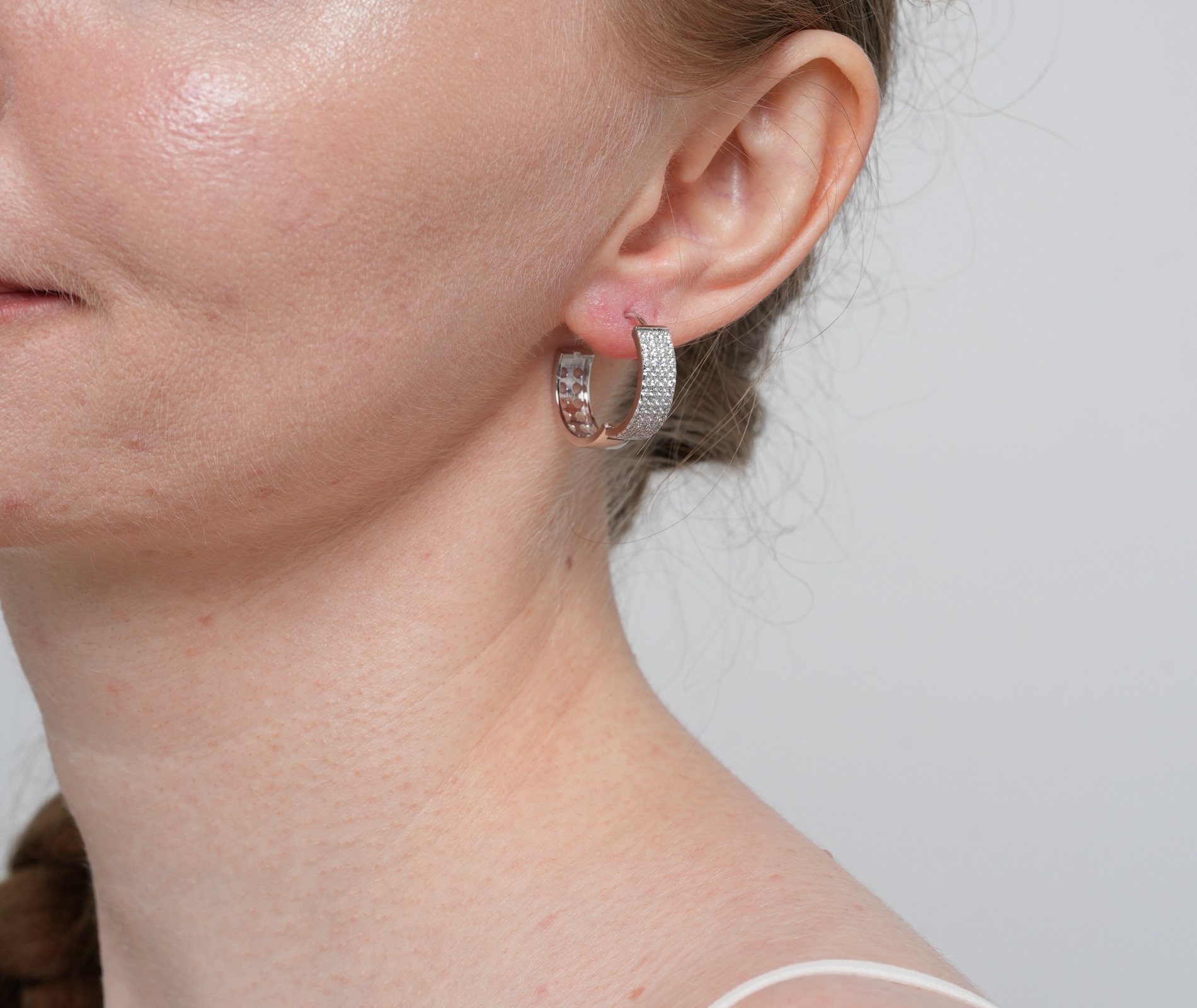 Shining Star Jewelry Fashion Trend 925 Silver Moissanite Huggies Earrings Women Shining Star Jewelry Fashion Trend 925 Silver Moissanite Huggies Earrings Women